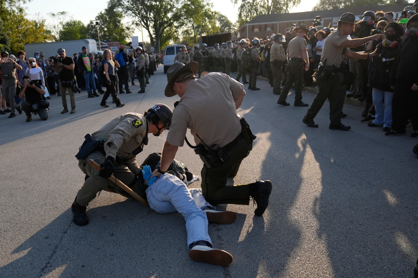 Protests Erupt Outside Chicago Immigration Facility Amid Increased Detentions
