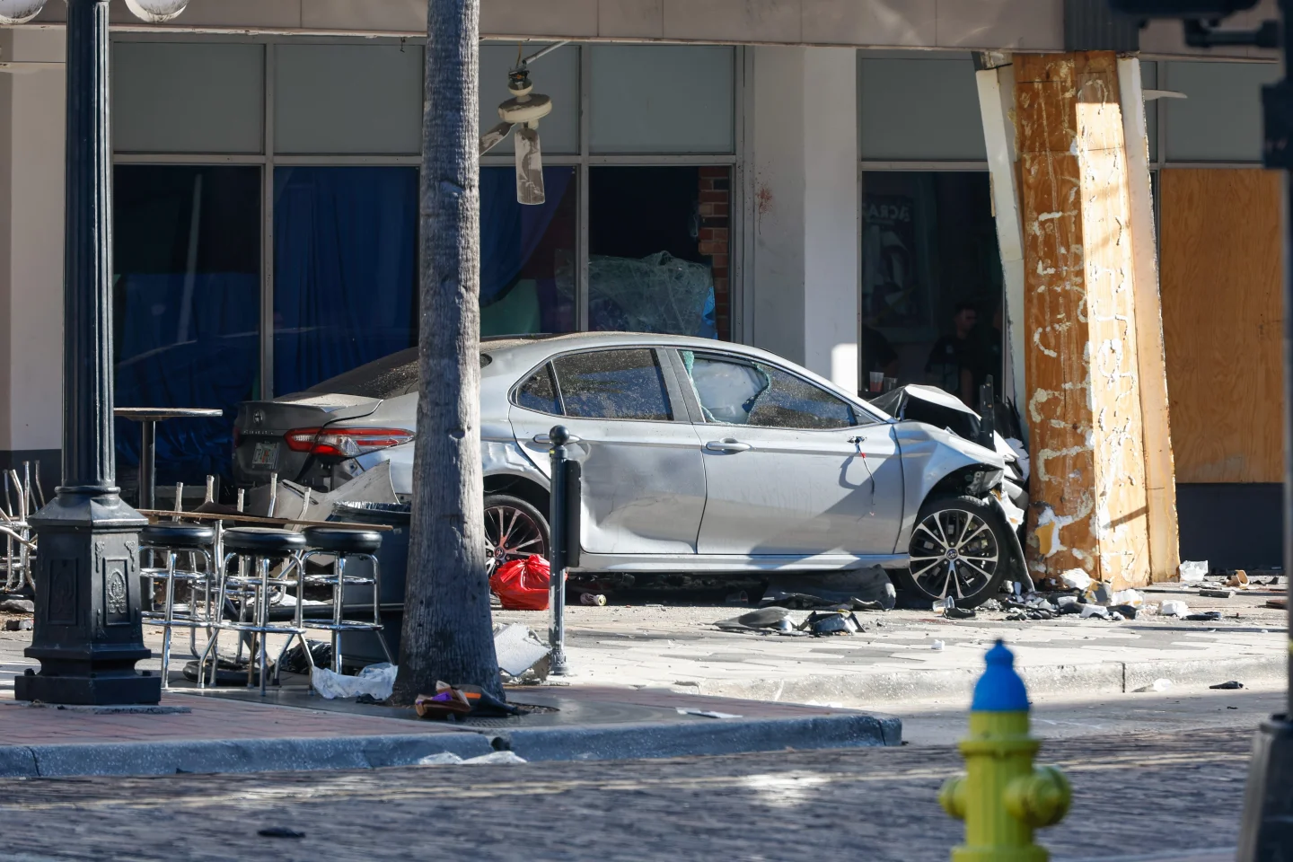 Tragic High-Speed Crash in Tampa Claims Four Lives