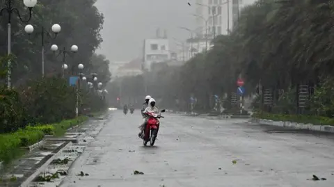 Typhoon Kalmaegi Devastates Vietnam After Leaving Death Toll in Philippines