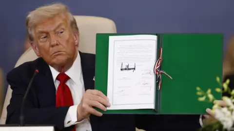 Trump Signs Landmark Gaza Peace Declaration as Rebuilding Begins