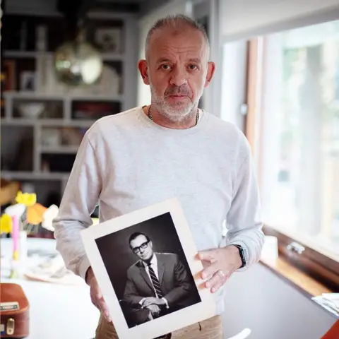 Unpacking History: A Suitcase That Revealed a Family's Hidden Fortune Lost Under Nazi Regime