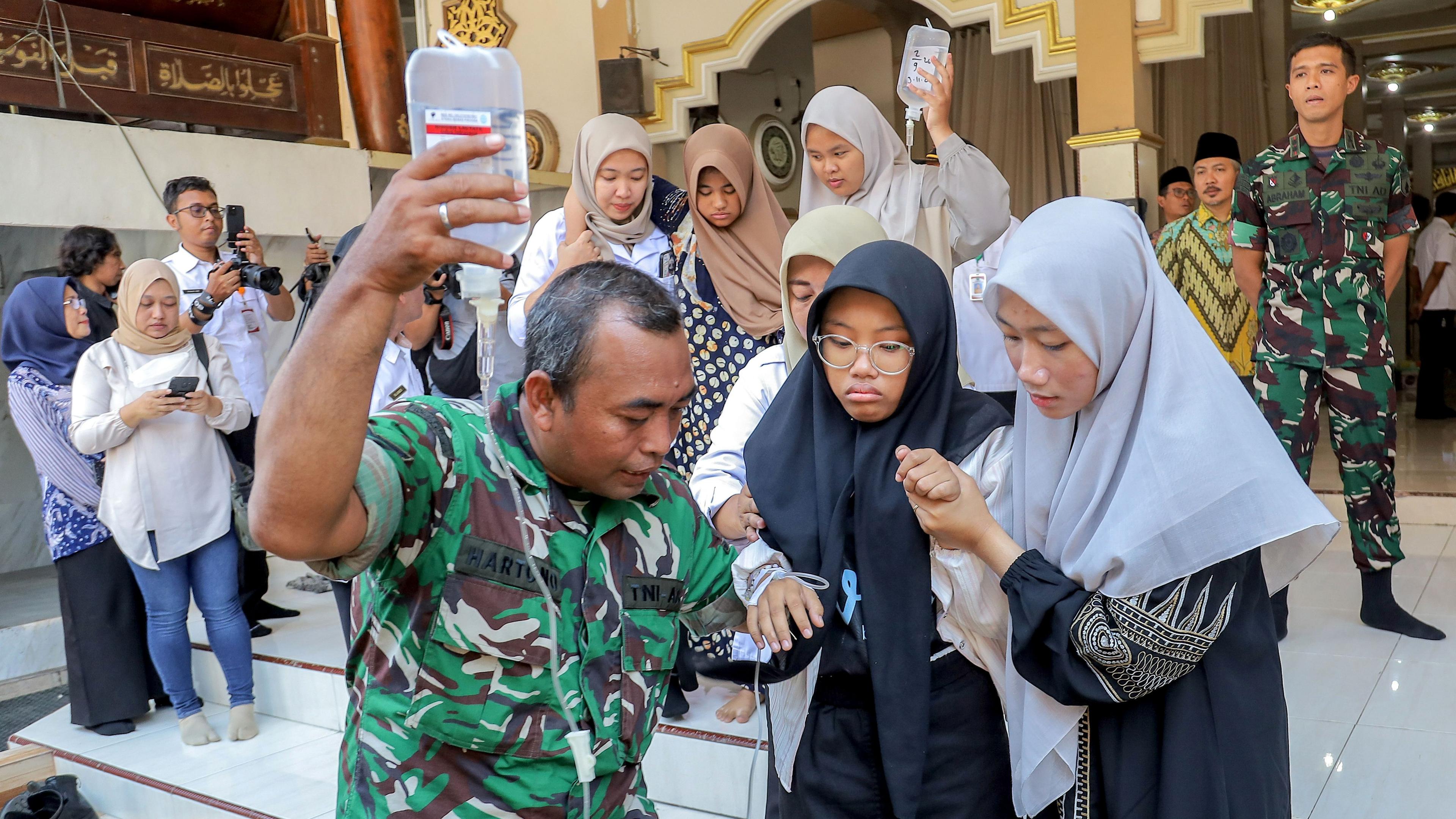 Free school meal scheme in Indonesia triggers 2,000‑strong food poisoning outbreak
