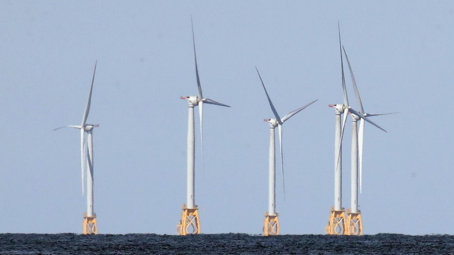 Trump Deal Forces RWE to Drop US Offshore Wind Projects for $1.2bn Compensation