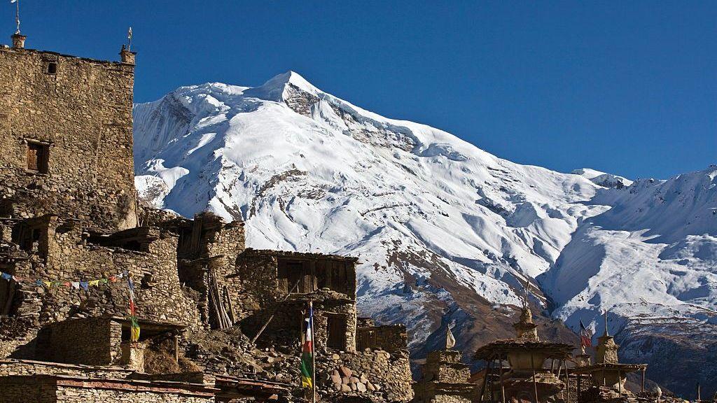 Avalanche Hits Himalayan Base Camp, Ten Climber Guides Missing