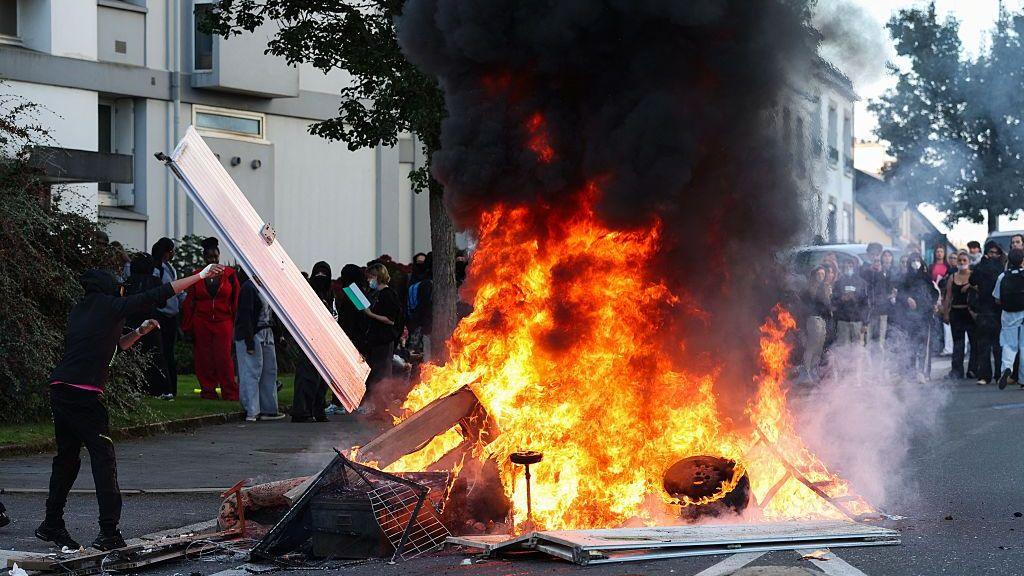 France’s Schools Shut as Students Clash with Riot Police in Nationwide Protests