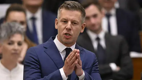 Hungary’s Parliament Blocks Orbán’s Return, Caps PM Tenure at Eight Years